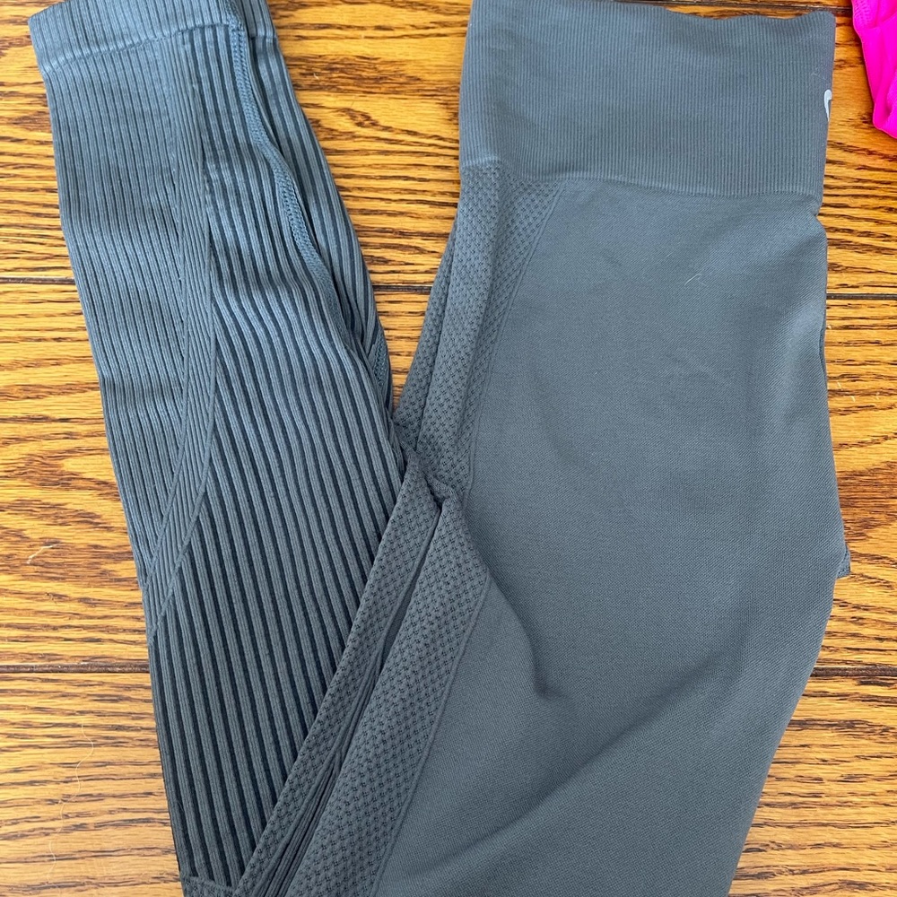 Zyia gray performance leggings